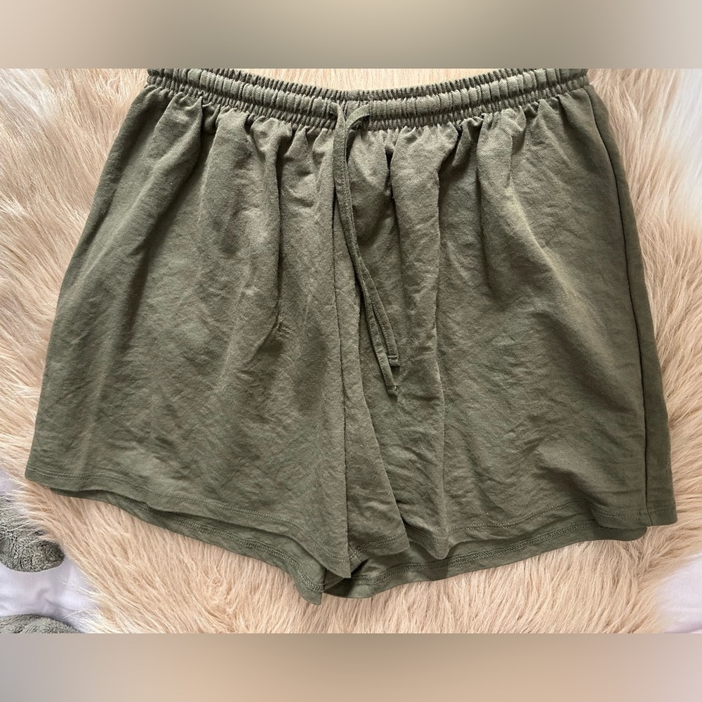 H&M | Viscose/Acrylic Olive Green Women's Pull On Drawstring Shorts | Size Small